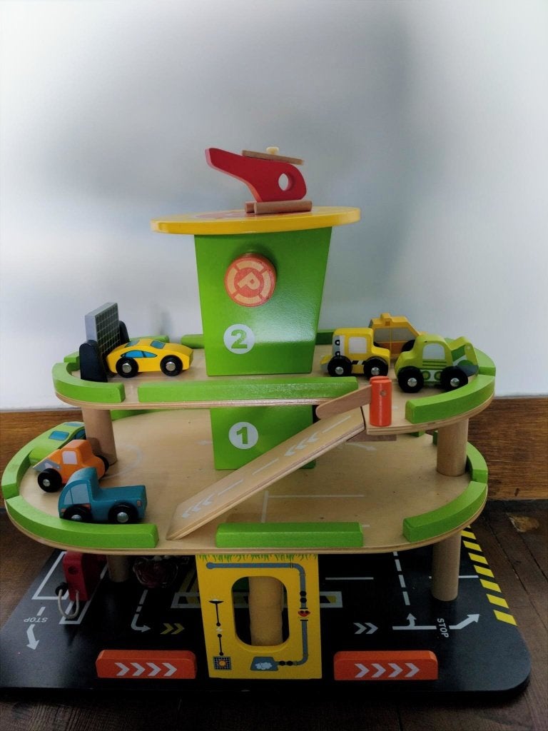 houten speelgoedgarage + auto's/helikopter, Ophalen, Zo goed als nieuw, Overige typen