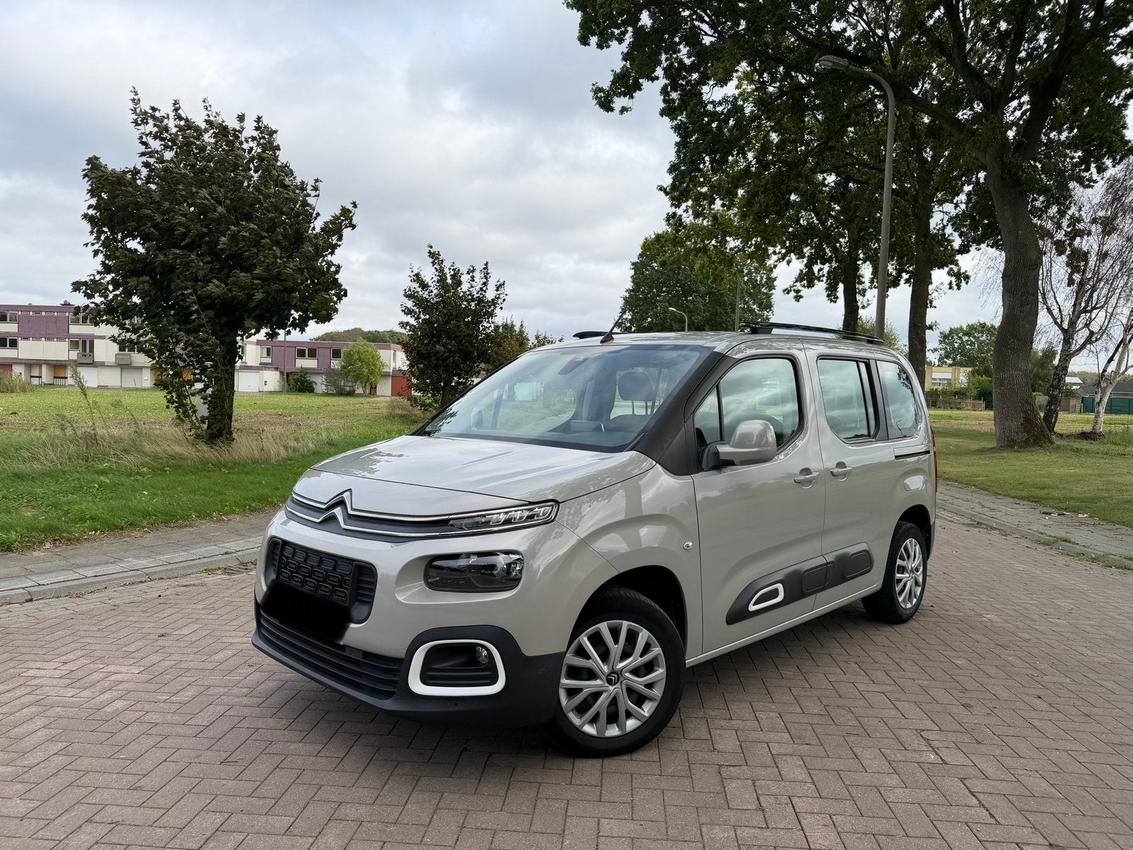 Citroën Berlingo 2019 81.000km FEEL, Dealer onderhouden, Euro 6, Handgeschakeld, 5 deurs