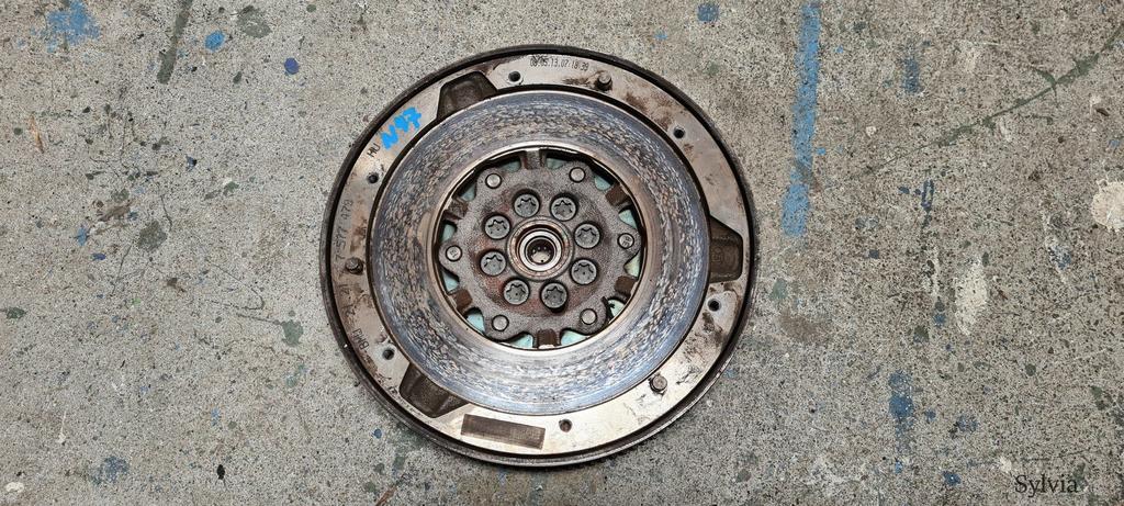 Dubbelmassa Vliegwiel  BMW 1 / 3 / 5 motorcode  N47D20 75774, Gebruikt, -, -, Ophalen of Verzenden