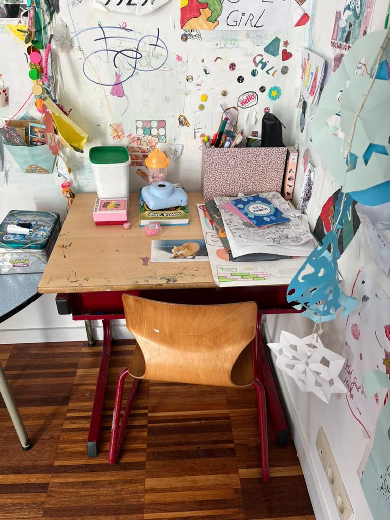 Lessenaar retro met stoel, Huis en Inrichting, Bureaus, Vintage, Ophalen, Gebruikt, Kinderbureau