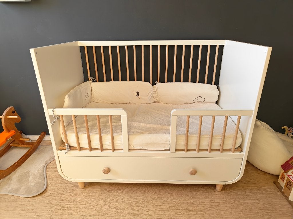 IKEA MYLLRA wit babybed met lade, Kinderen en Baby's, Ophalen, Zo goed als nieuw, Ledikant