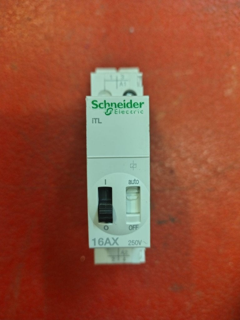 Teleruptors Schneider 16AX, Bricolage & Construction, Électricité & Câbles, Enlèvement ou Envoi, Comme neuf, Schneider Electric