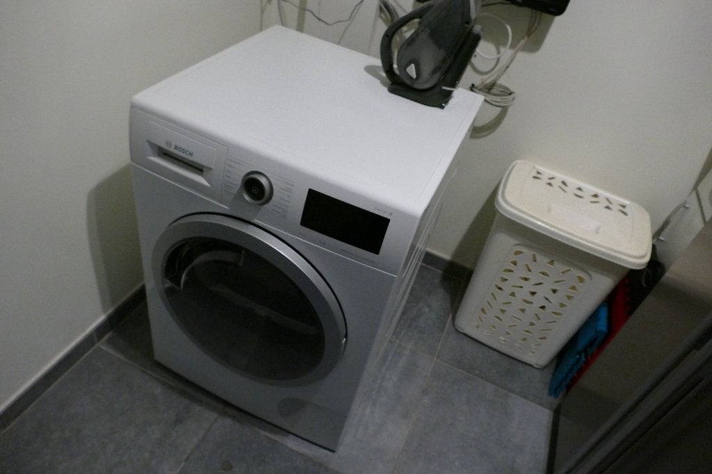 Bosch droogkast, Elektronische apparatuur, Ophalen, 6 tot 8 kg, Zo goed als nieuw, 85 tot 90 cm