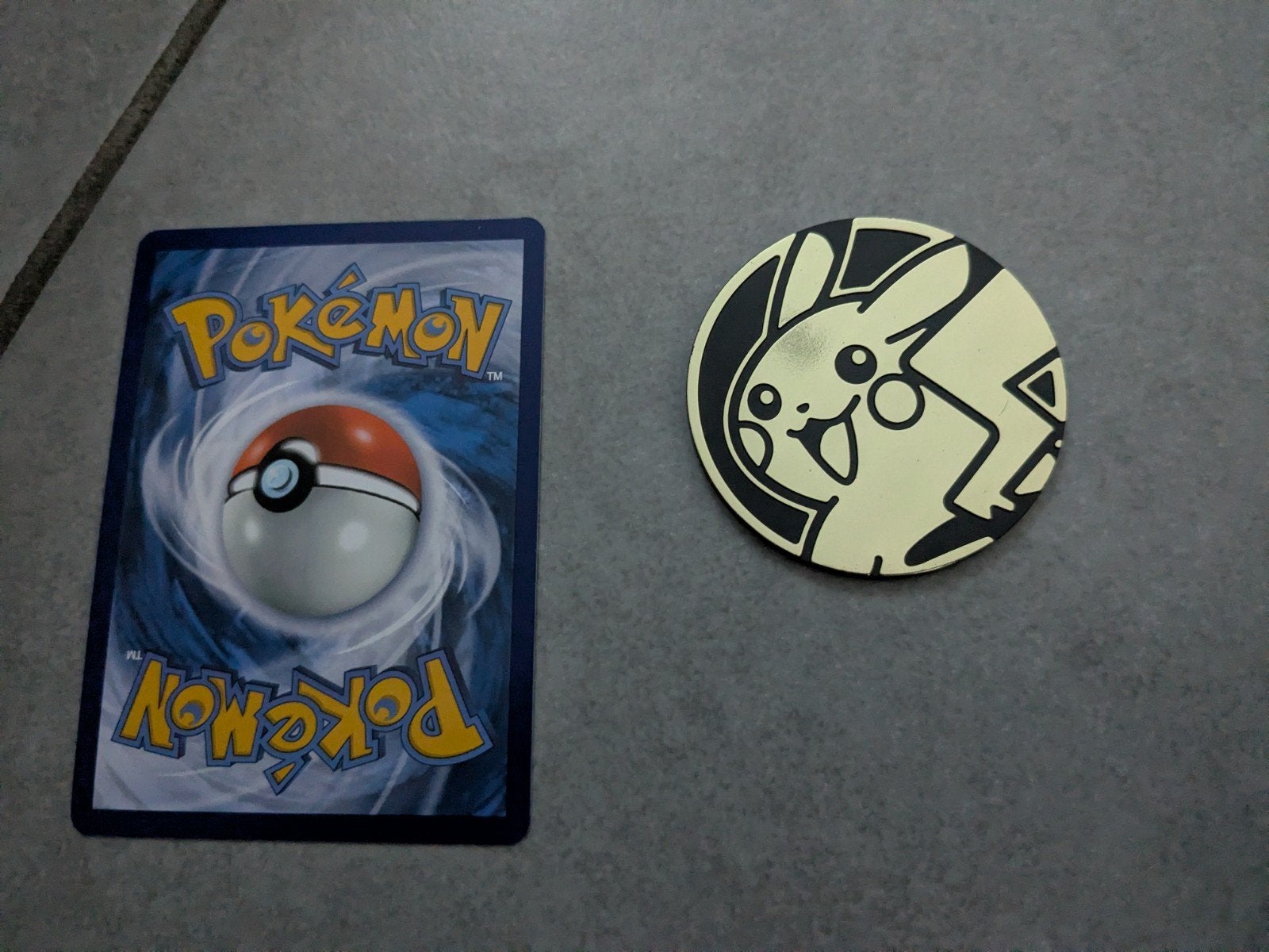 Pokémon munt (extra groot), Hobby en Vrije tijd, Verzamelkaartspellen | Pokémon, Ophalen of Verzenden, Nieuw, Overige typen
