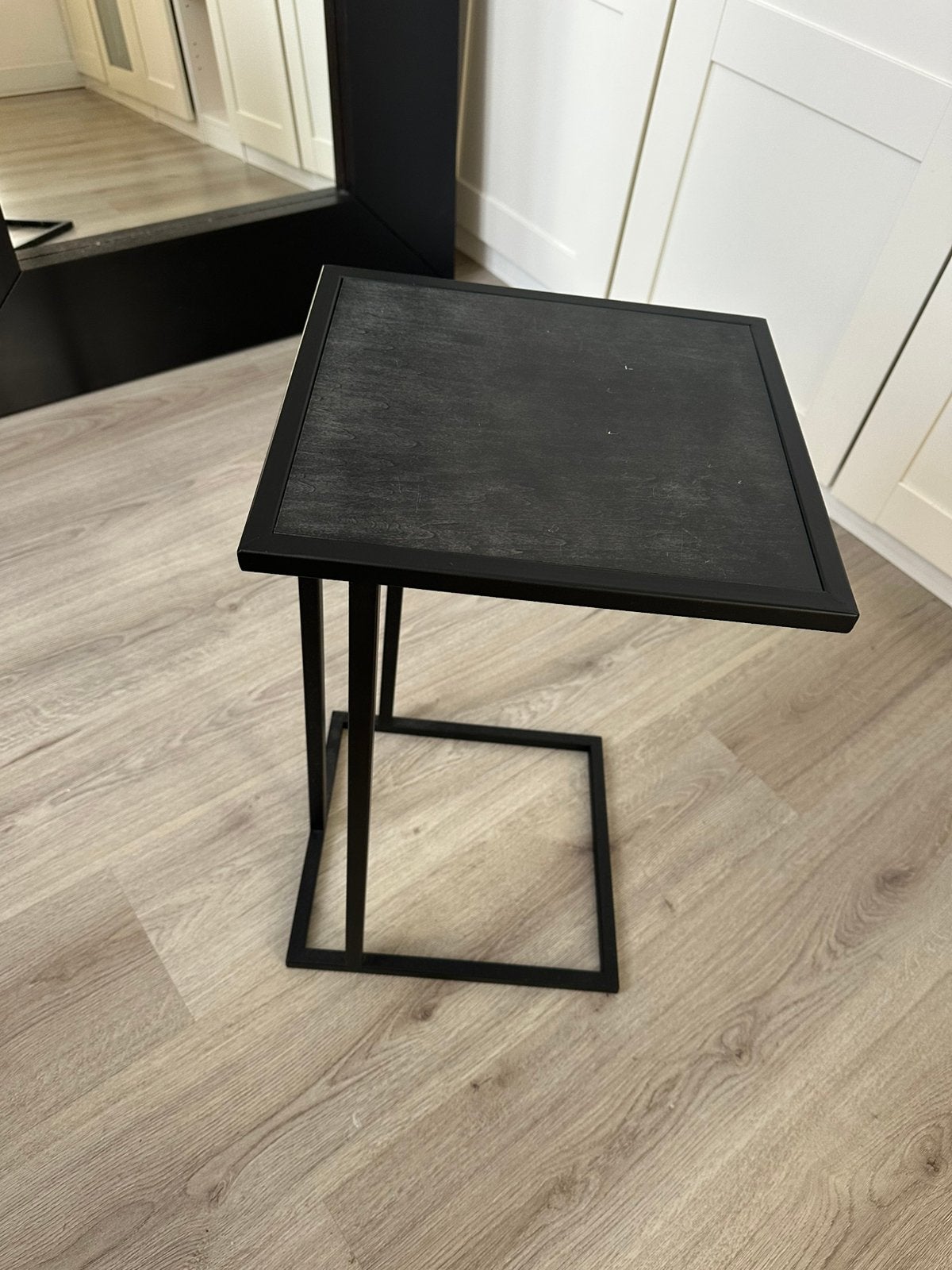 Bijzettafel zwart Kwantum, Moins de 55 cm, Enlèvement, Métal ou Aluminium, Carré