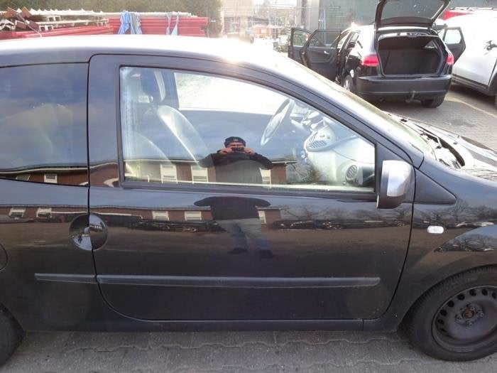 Portière 2portes droite d'un Renault Twingo (NV676), Renault, -, 3 mois de garantie, Utilisé