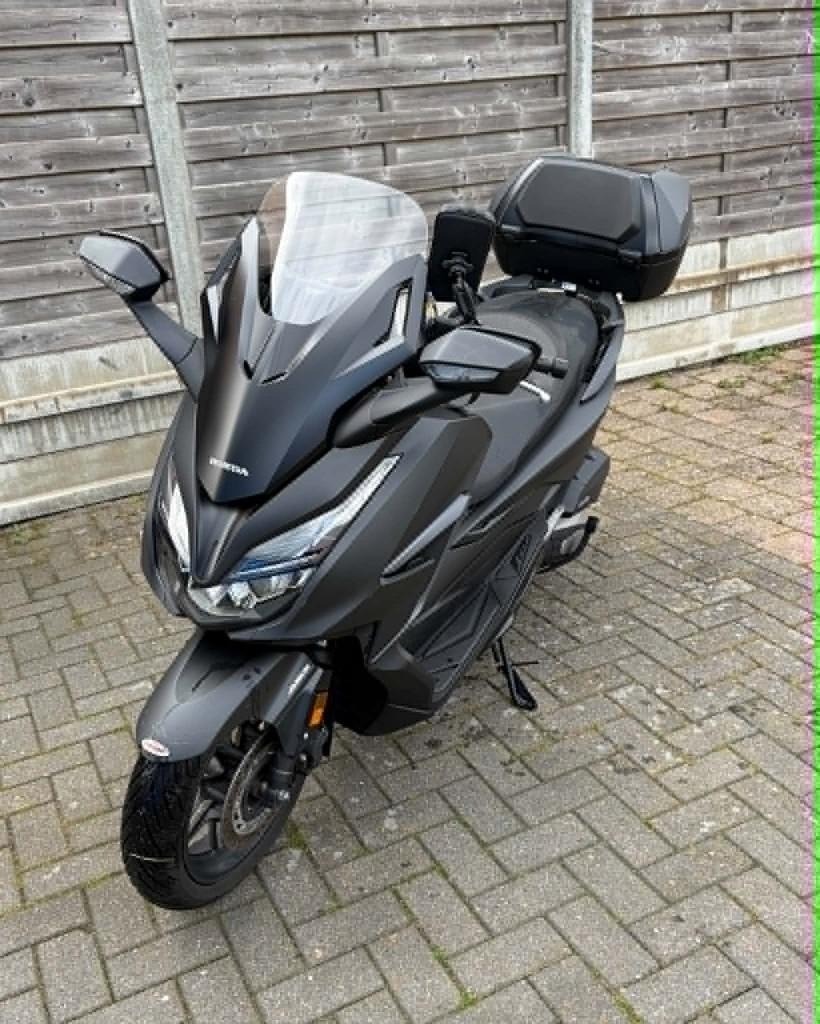 Honda Forza 125, Motoren, Motoren | Honda, Particulier, Overig, 11 kW of minder, 1 cilinder, Minimaal motorrijbewijs A1, ABS, LED Verlichting