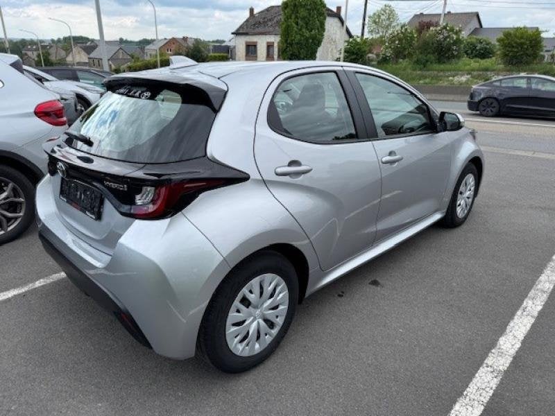 Toyota Yaris EX DEMO 1.5 Hybrid e-CVT Dynam, Autos, Toyota, Argent ou Gris, Achat, Euro 6, 5 portes
