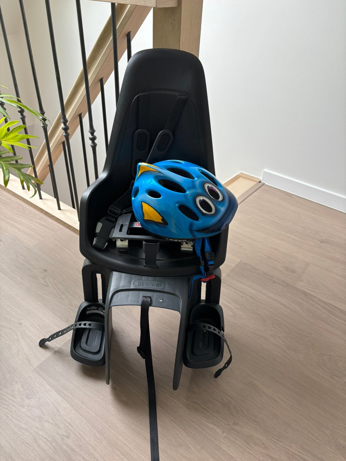 Fietszitje met helm, Ophalen, Zo goed als nieuw, Achterzitje
