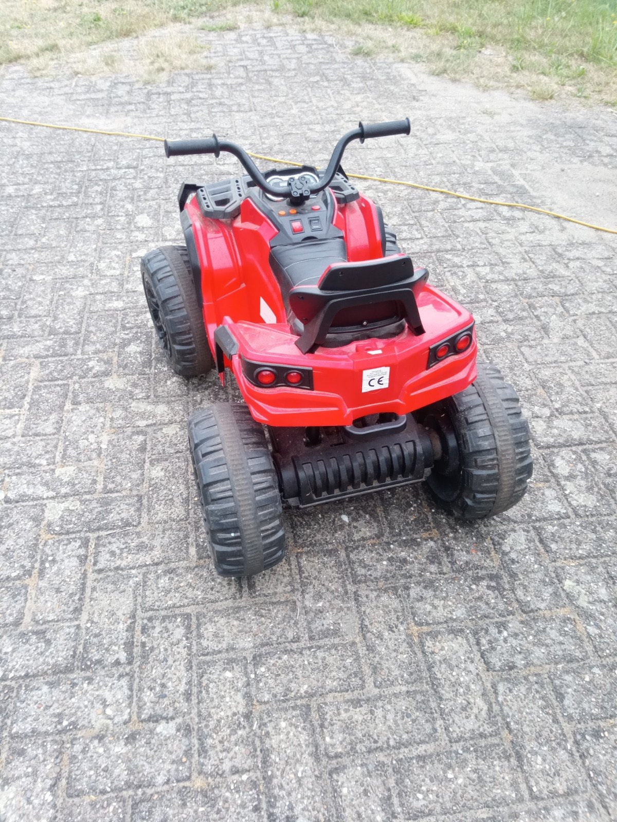 elektrische quad kinderen 

is in goede werkende staat w, Fietsen en Brommers, Ophalen