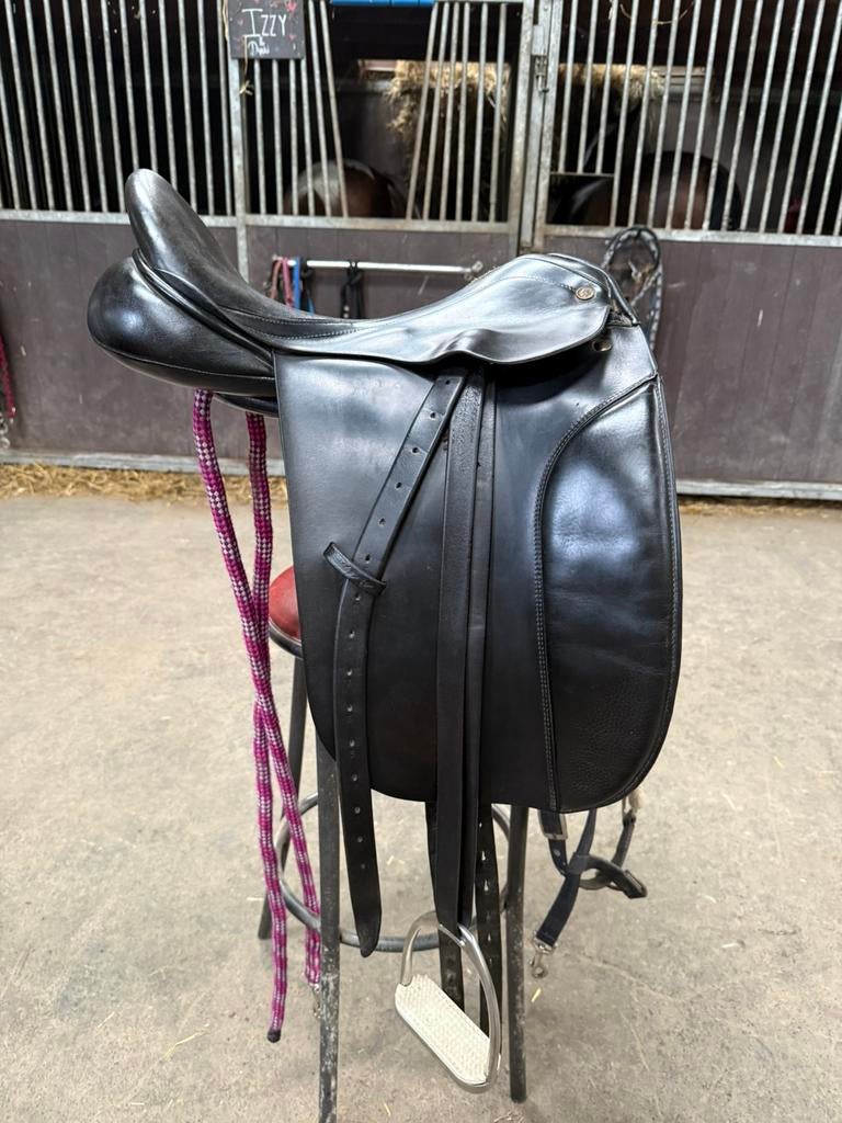 Dresuur zadel BR 17,5inch, Ophalen, Gebruikt, Dressuur