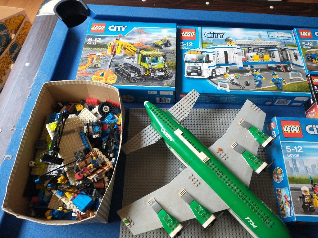 Set van 8 lego dozen + vliegtuig + aparte stukjes, Overige thema's, Lego, Complet, Enlèvement