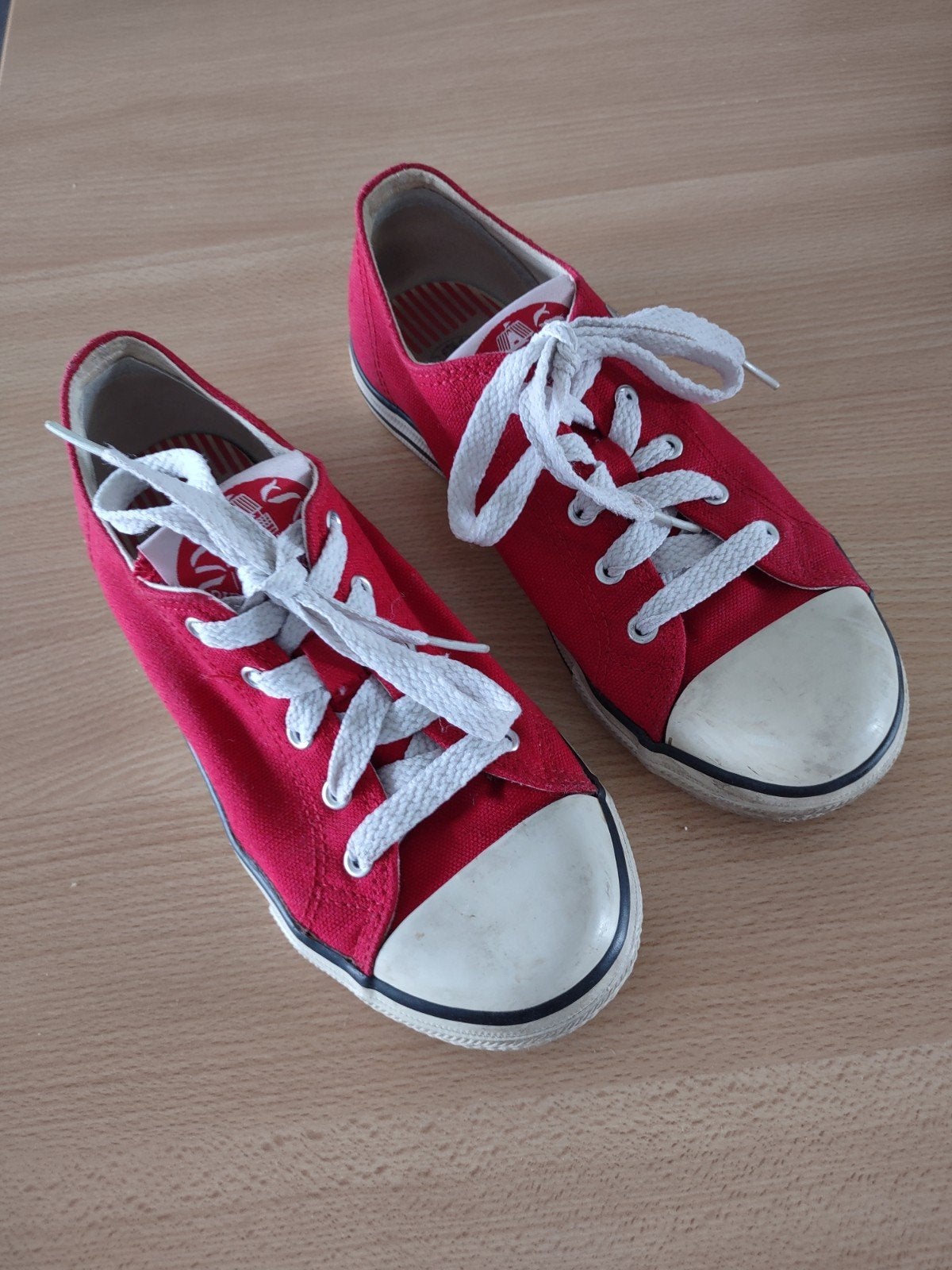 rode stoffen schoenen - Dunlop - maat 33, Ophalen, Jongen of Meisje, Schoenen, Zo goed als nieuw