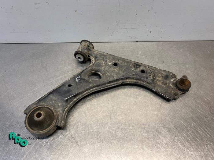 Bras de suspension avant droit d'un Opel Corsa (Corsa E 15-), -, Opel, 3 mois de garantie, Utilisé