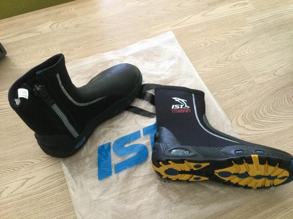 Uit Reststock : IST Proline Titanium Diveboots size 37/38, Watersport en Boten, Duiken, Nieuw, Overige typen, Ophalen of Verzenden