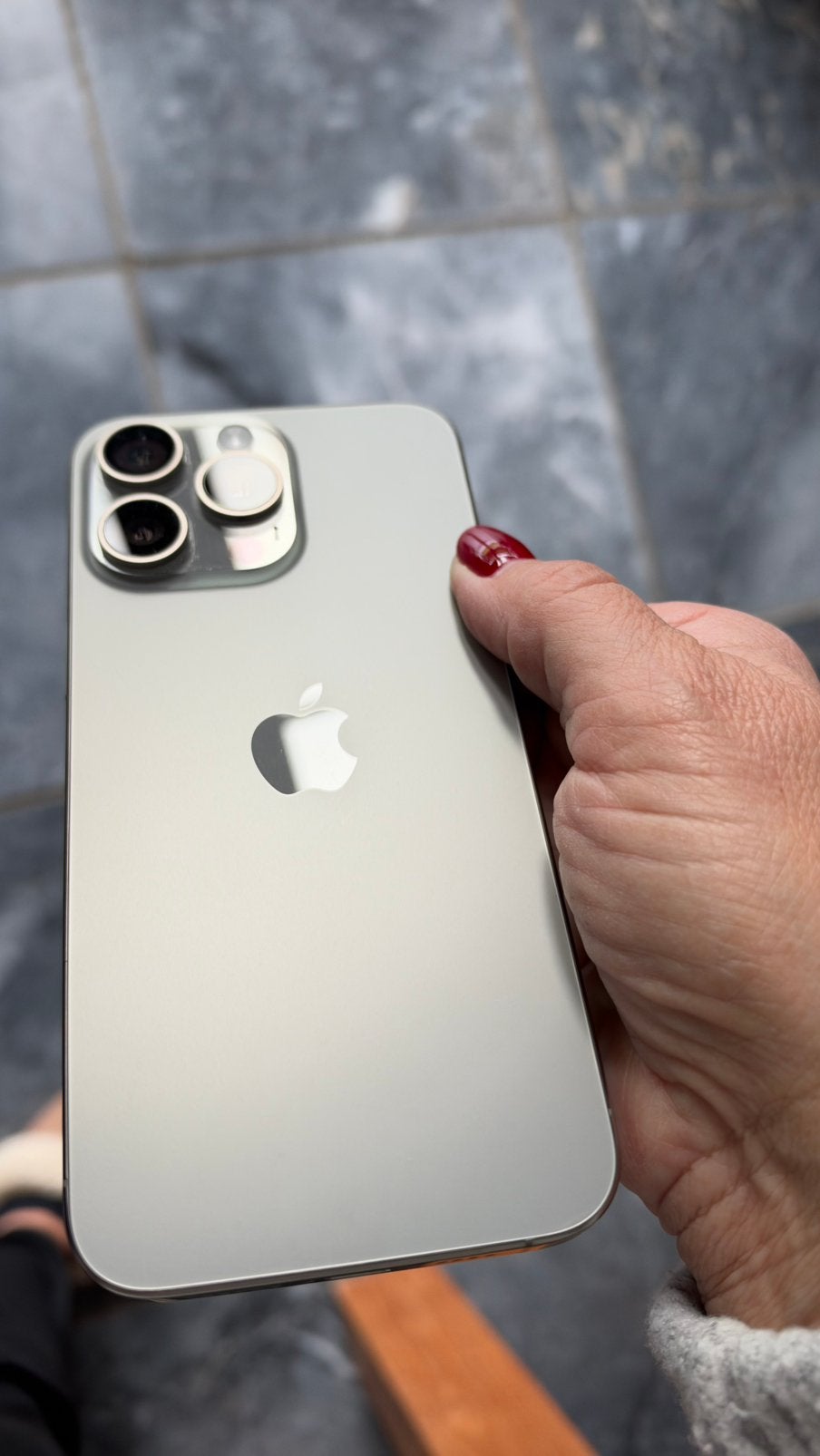iPhone 15 Pro Max, Ophalen, Frontje of Cover, Metaal, Grijs