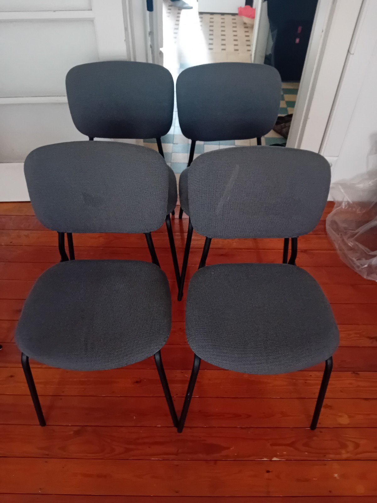 Ikea stoelen, Ophalen