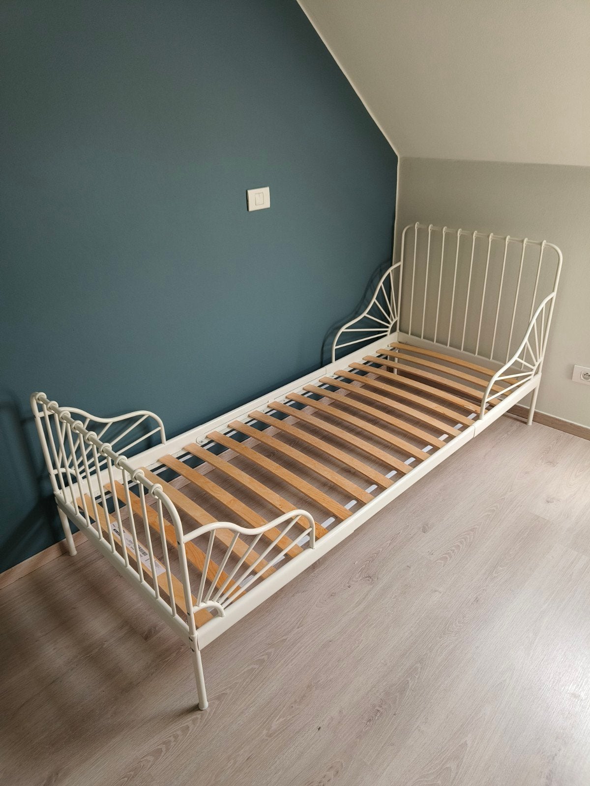 Ikea MINNEN bed meegroei en Ikea bureau HEMNES kind, Enlèvement
