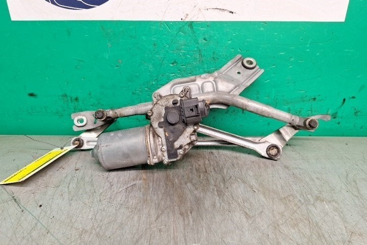 MOTEUR + TRINGLERIE ESSUIE GLACE AVANT Fiat Punto Evo (199), Autos : Pièces & Accessoires, Valeo, Utilisé, 100, rue de Courcelles
75017  Paris, FR