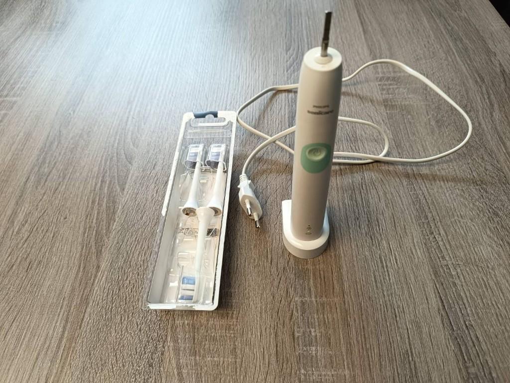 Brosse à dents Sonicare sous garantie, Handtassen en Accessoires, Uiterlijk | Mondverzorging, Ophalen, Zo goed als nieuw, Tandenborstel