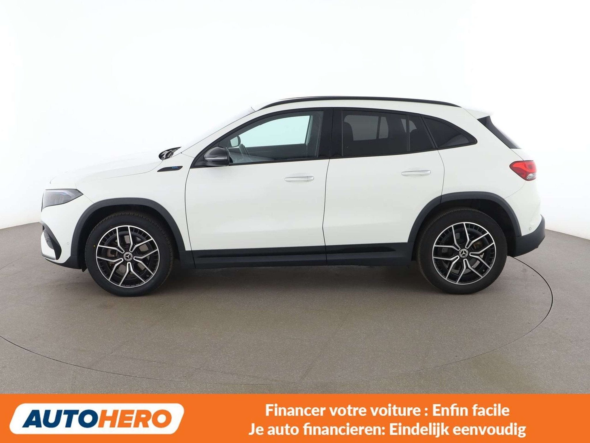 Mercedes-Benz EQA 250 250 AMG Line (bj 2022, automaat), Auto's, Gebruikt, Zwart, Wit, Elektrisch