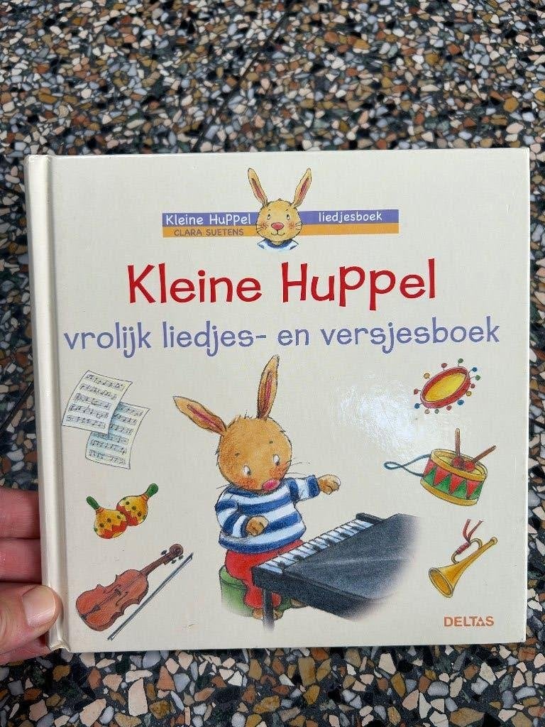 Liedjes- en versjesboek Kleine huppel, Boeken, Ophalen of Verzenden, Zo goed als nieuw, 2 tot 3 jaar