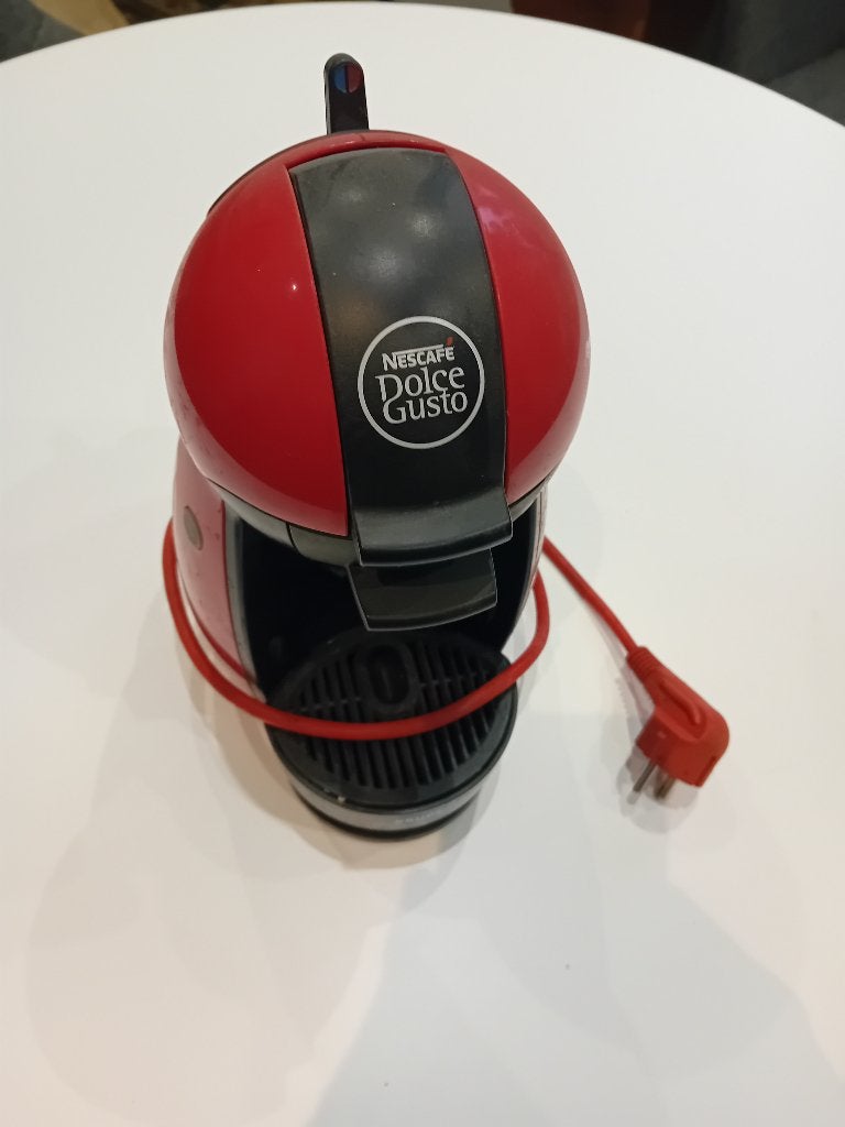 Machine à café Krups Dolce Gusto, Electroménager, Machine à espresso, Réservoir d'eau amovible, Dosettes et capsules de café, 1 tasse