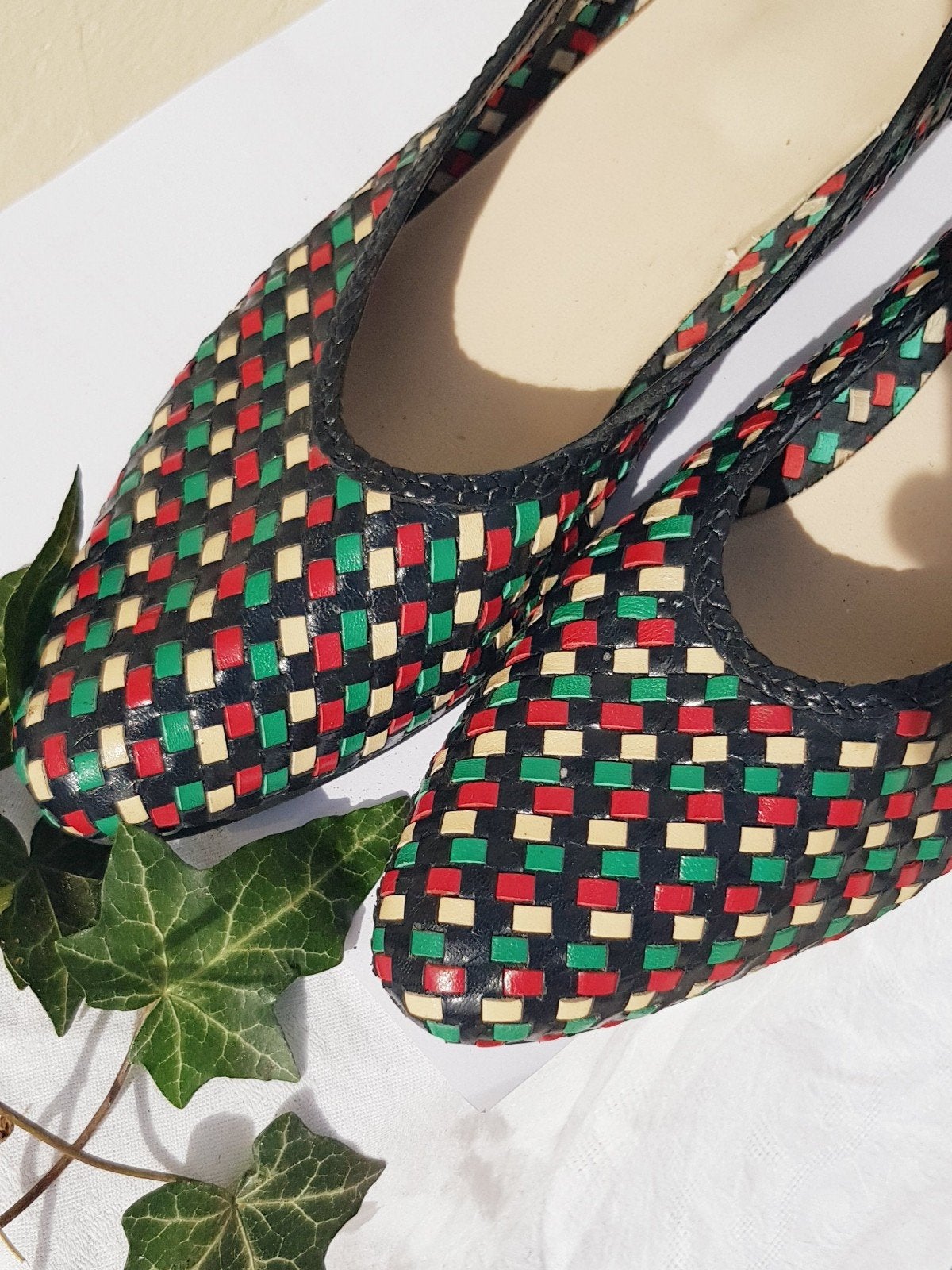 Escarpins 🔥RETRO style vintage 🔥( CUIR), Pas de marque, Enlèvement ou Envoi, Autres couleurs, Ballerines
