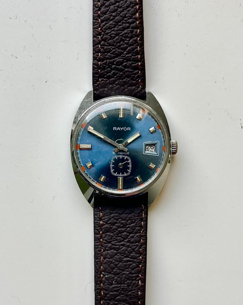 Montre vintage Rayor, Enlèvement