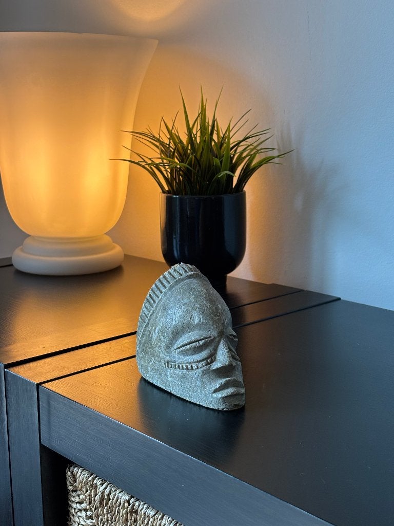 Visage de pierre (art africain), Enlèvement ou Envoi