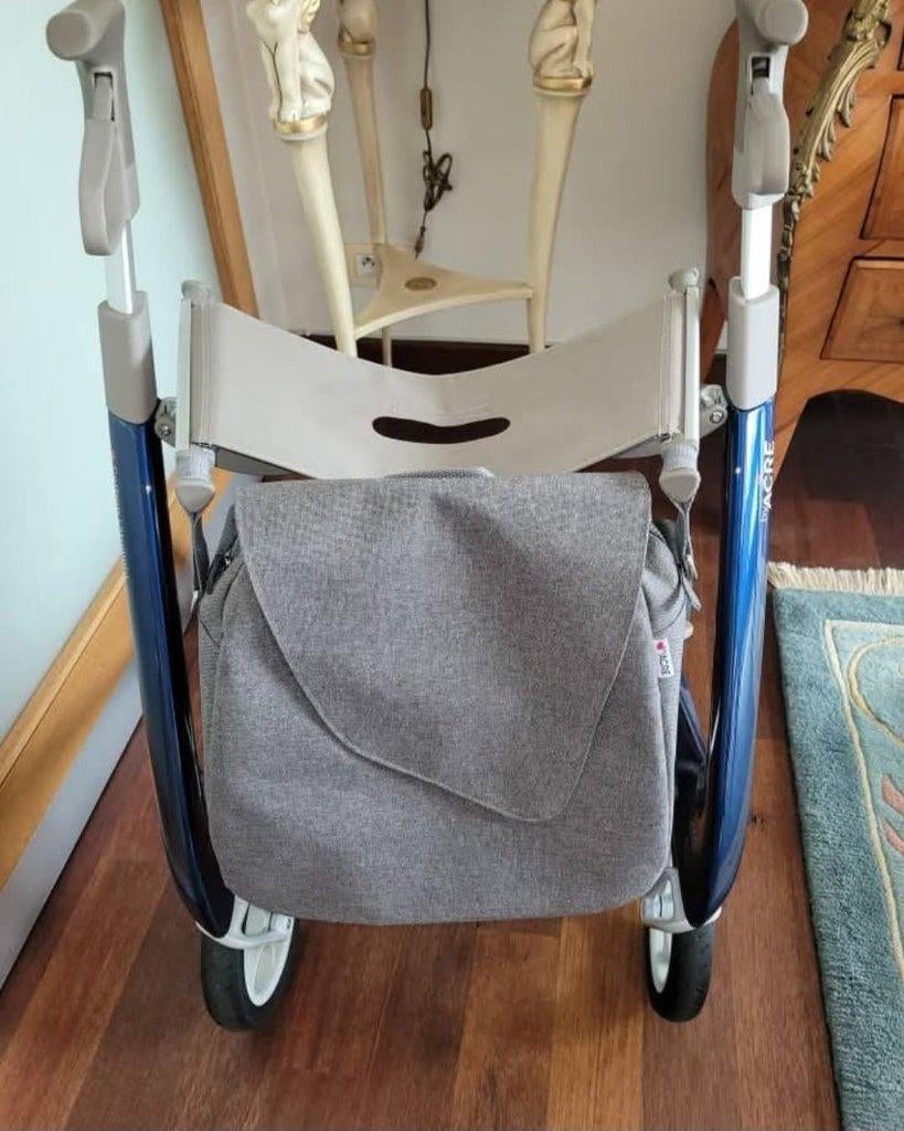 Rollator carbon ultralight, Ophalen, Opvouwbaar, Zo goed als nieuw