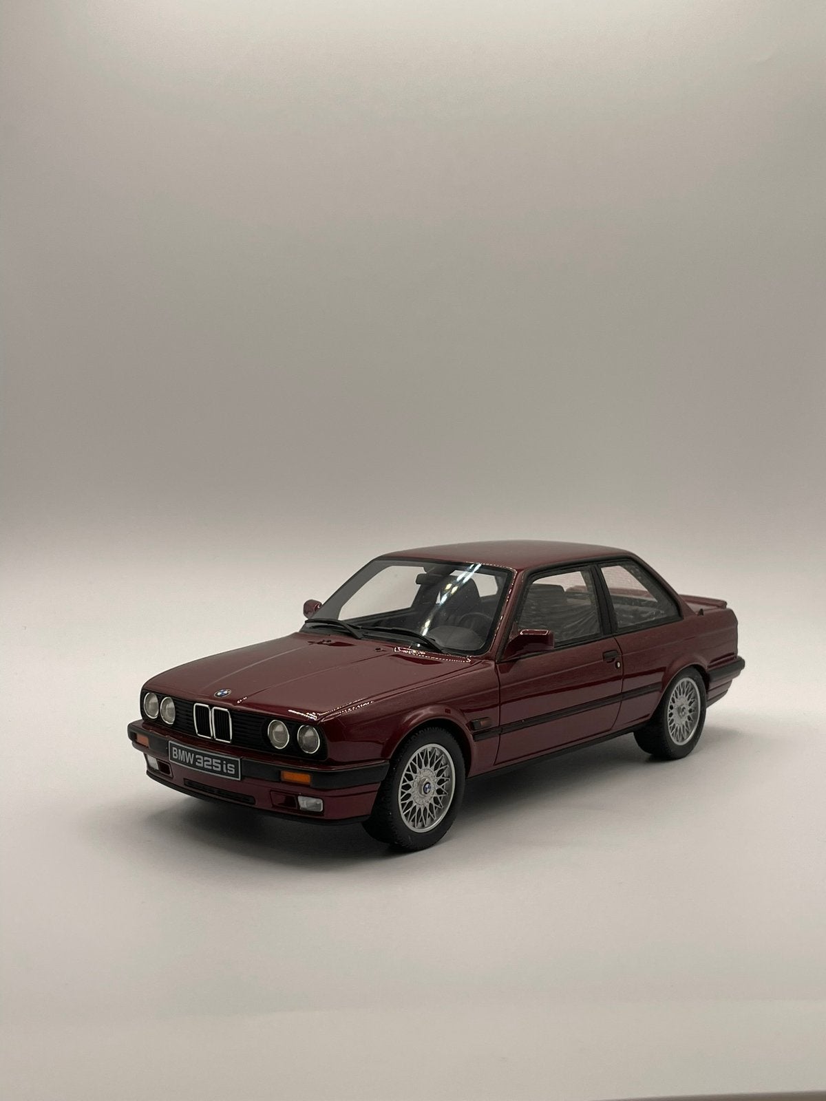 BMW E30 325is Otto Mobile 1/18, Enlèvement, Comme neuf