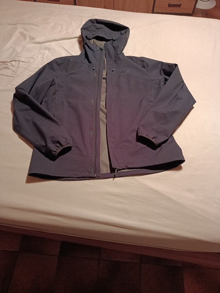 Veste imperméable Quechua, Caravanes & Camping, Enlèvement, Comme neuf, Imperméable, Dames