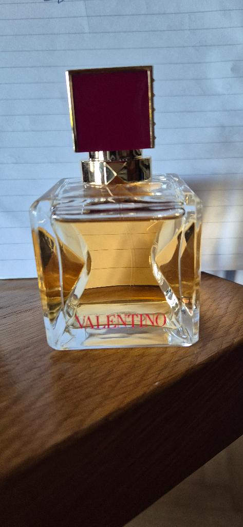 Valentino Voce Viva eau de parfum 50ml, Ophalen of Verzenden, Zo goed als nieuw
