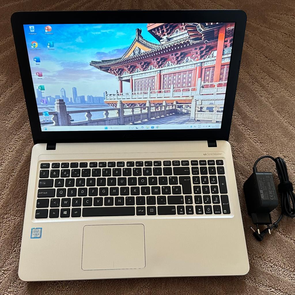 Nieuwe staat 15.6’Asus/i3-6006U/8gb ddr4/128gb ssd/Win 11/, Computers en Software, Ophalen, Zo goed als nieuw, SSD