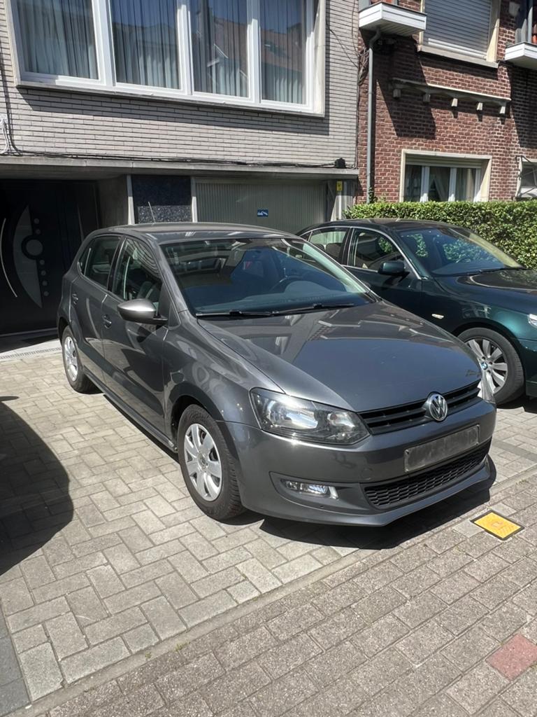 Volkswagen Polo 1.2 benzine - 2012 - dealer onderhouden, Auto's, Volkswagen, Euro 5, Stof, Zwart, Handgeschakeld