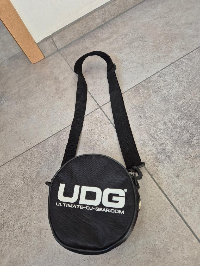 Udg headphone tas, Ophalen of Verzenden, Zo goed als nieuw