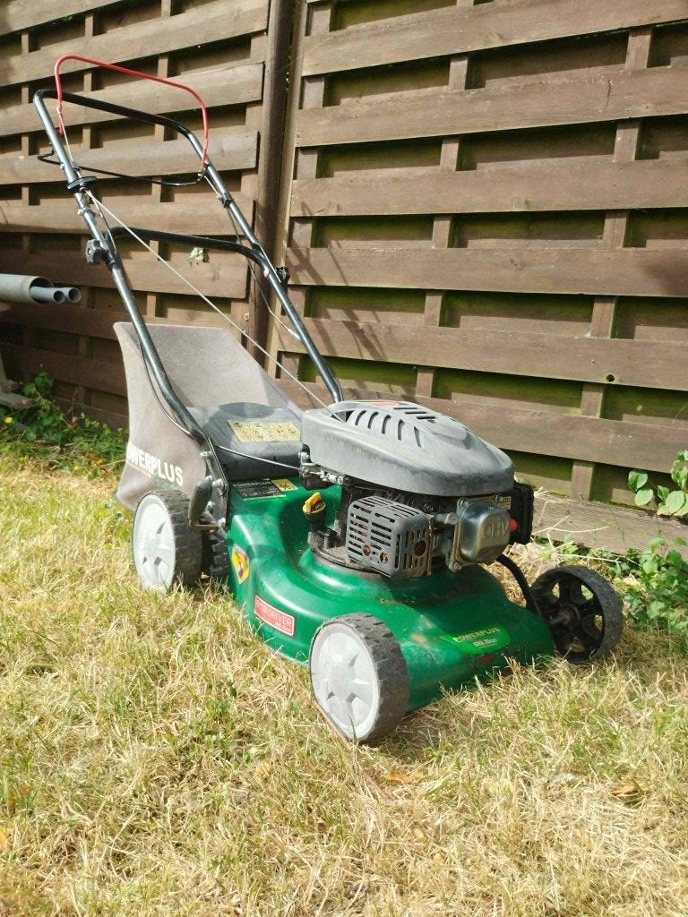 tondeuse powerplus essence autotractée avec bac, Tuin en Terras, Grasmaaiers, Ophalen, Cirkelmaaier, Gebruikt, 40 t/m 49 cm