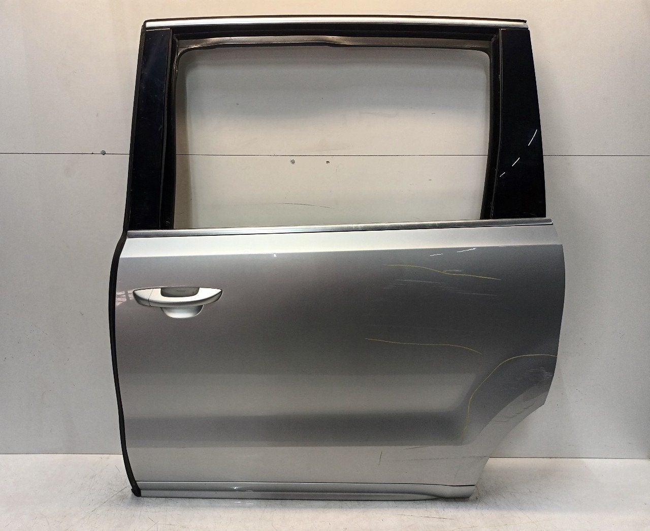 Portier links achter Volkswagen Sharan, Auto-onderdelen, Onderdelen@venauto.nl, Van der Ven Autorecycling B.V., Gebruikt, Ettenseweg 76, 4706 PB Roosendaal, The Netherlands