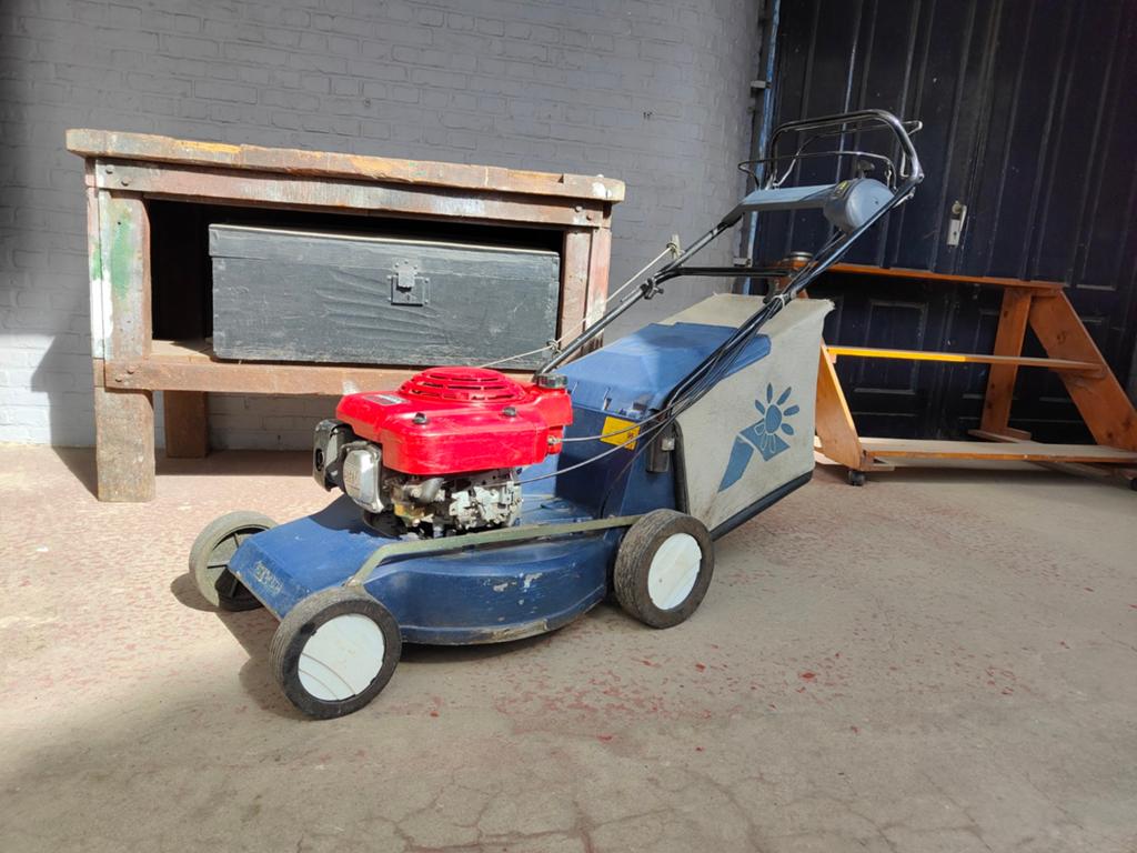 Castel Garden benzinemotor met Honda GVX 140 motor, Tuin en Terras, Ophalen