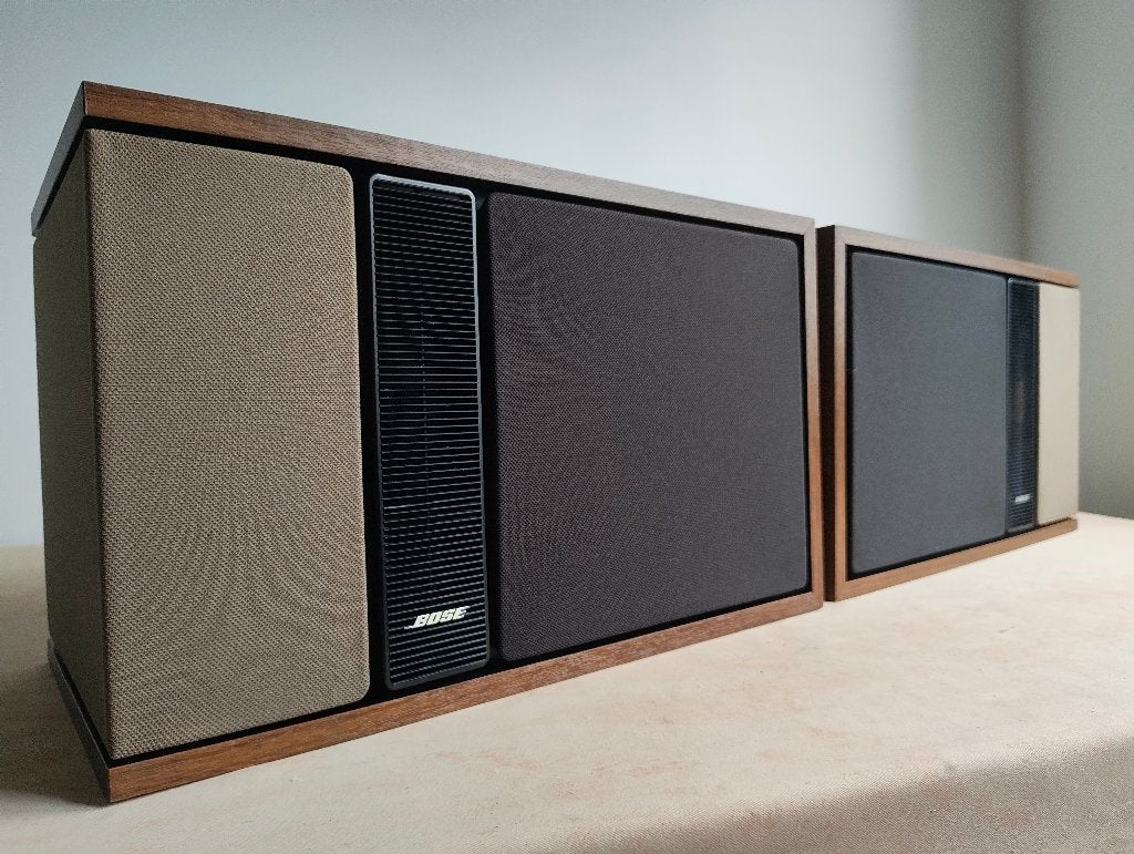 Bose 301 série II Très beau noyer + supports, Enlèvement ou Envoi, 60 à 120 watts, Utilisé, Haut-parleurs Frontaux, Arrière ou Stéréo