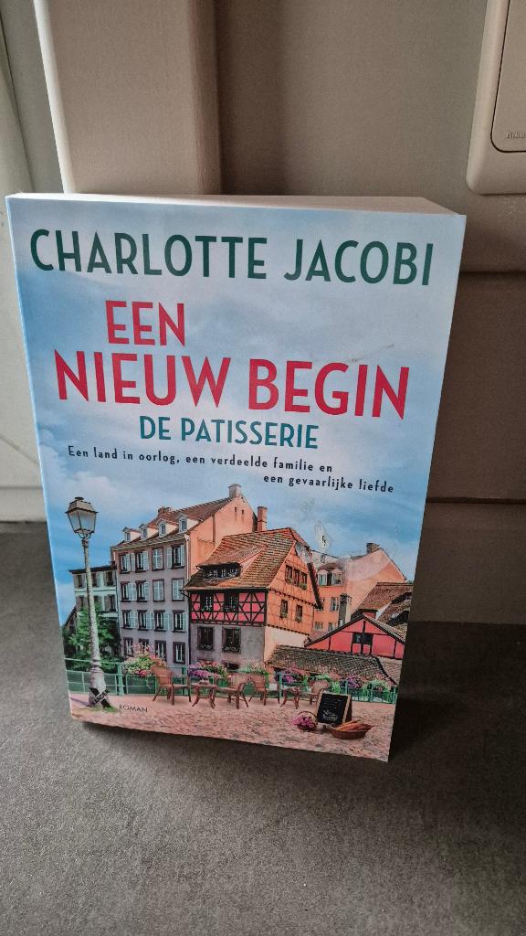Charlotte Jacobi- een nieuw begin de patisserie, Ophalen of Verzenden, Zo goed als nieuw