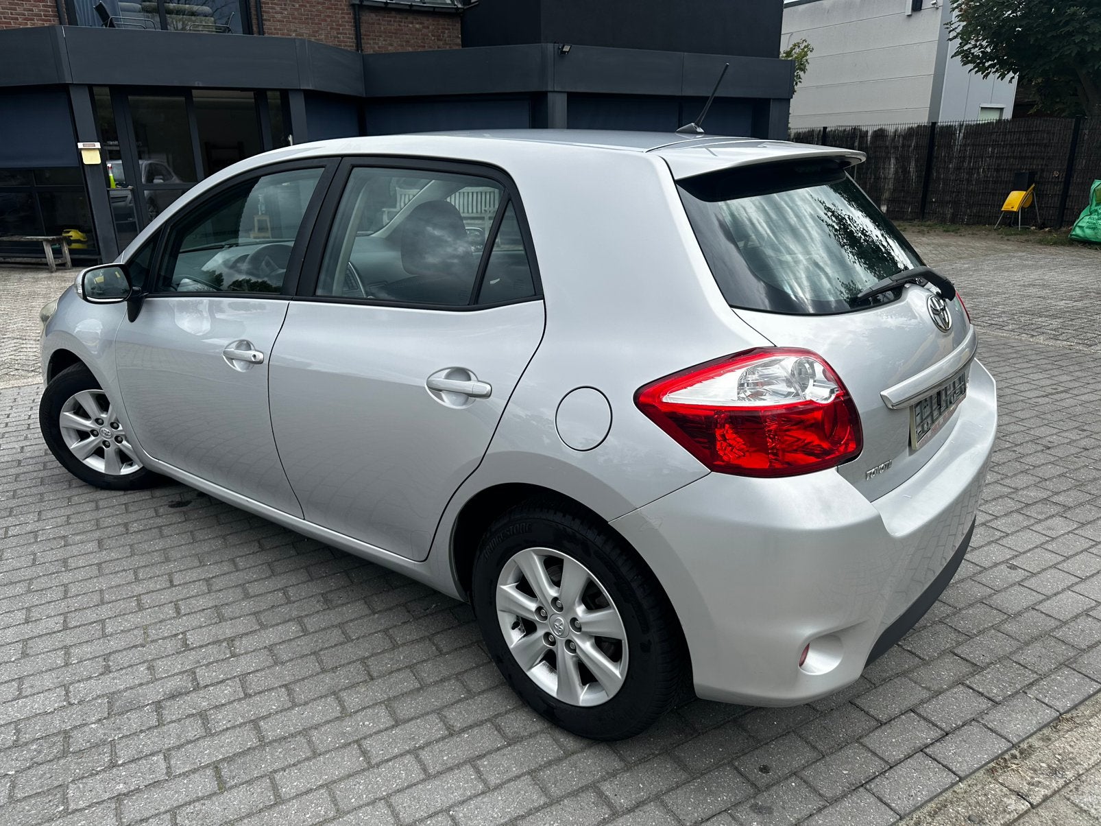 Toyota  auris., Entreprise, Noir, 5 portes, Tissu