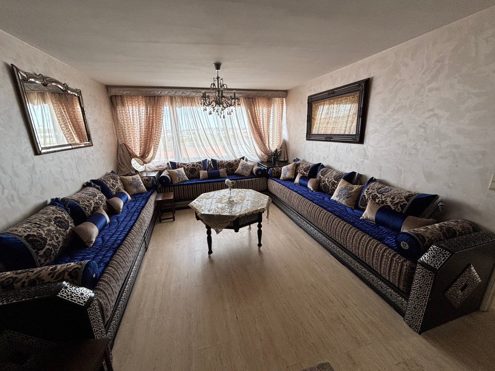 Salon marocain complet + tables/coffres – Très bon état, Enlèvement, Utilisé, Bois, Oriental