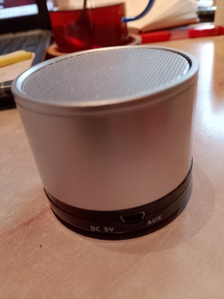 ENCEINTE BLUETOOTH SPEAKER PORTABLE UNIVERSELLE NEW + RADIO, Connexion USB, Enlèvement, Neuf, Enceinte portable