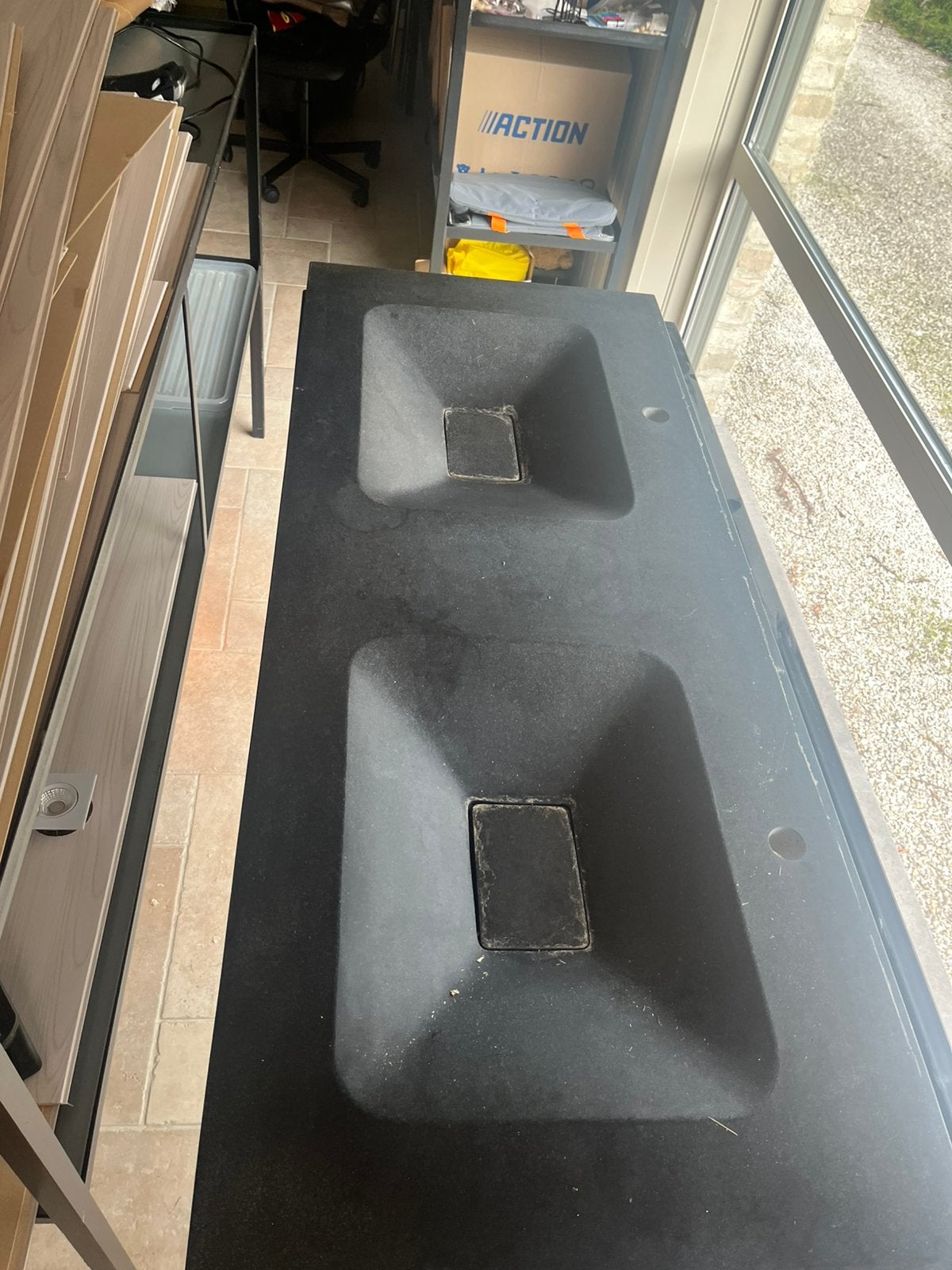 Lavabo Blauwsteen, Ophalen