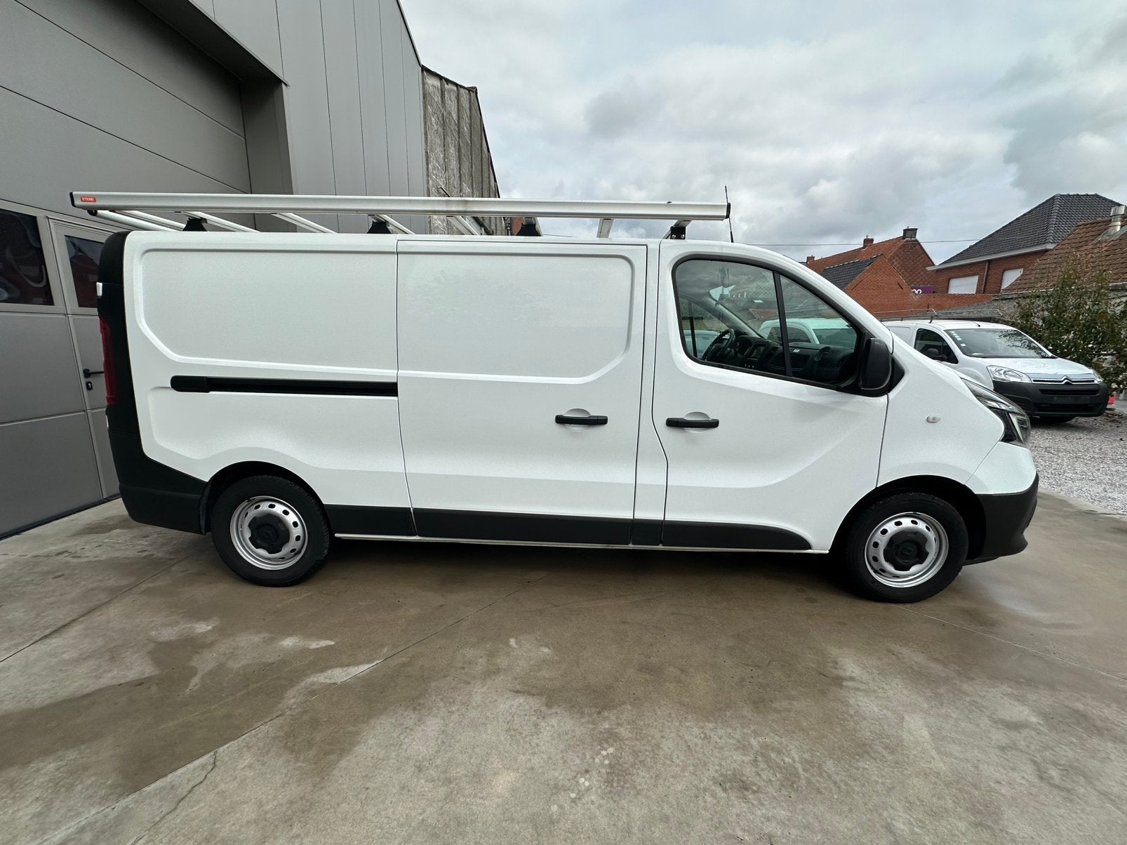 Renault Trafic/L2/69000km/Galerie de toit + intérieur, Autos, Achat, Electronic Stability Program (ESP), Euro 6, Entreprise