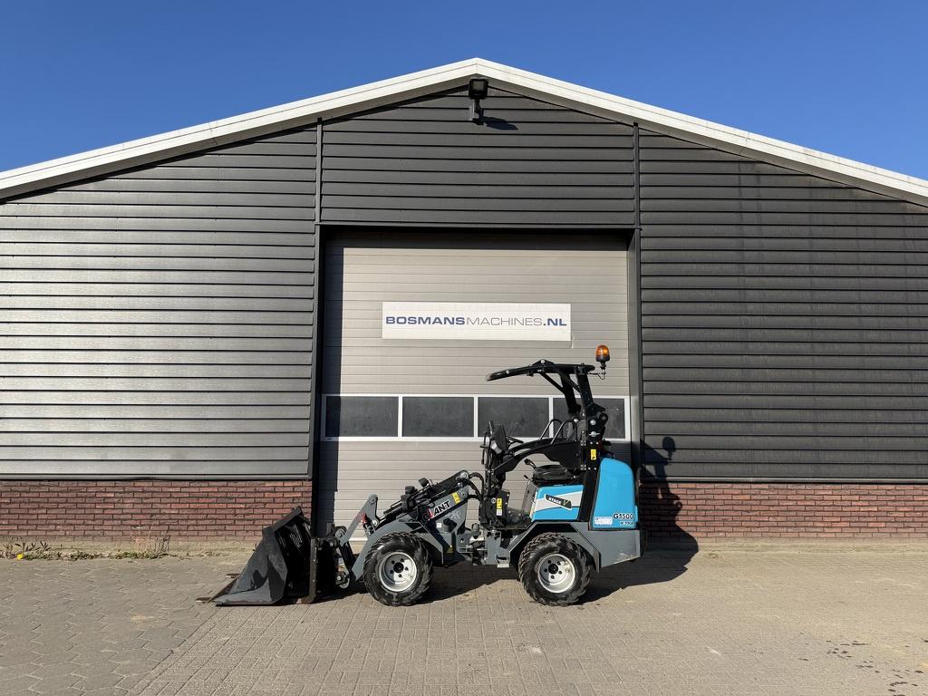 Giant G1500 X-TRA minishovel / kniklader 2024 430 uur, Zakelijke goederen, Machines en Bouw | Kranen en Graafmachines, Tobroco