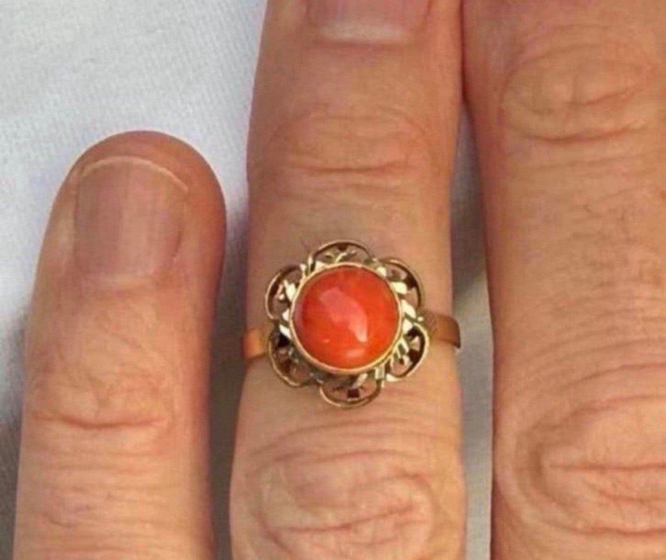 Prachtige 18 karaat gouden vintage ring met bloedkoraal!, 18 tot 19, Ophalen of Verzenden, Dame, Goud
