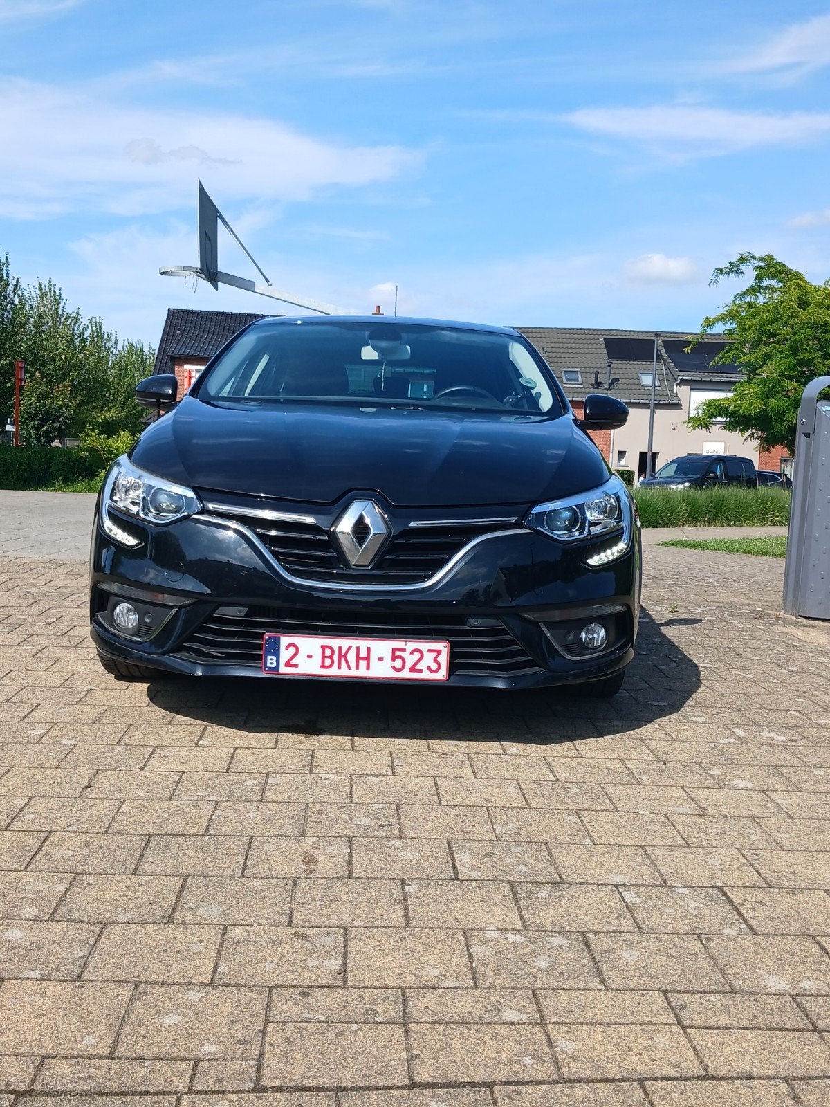 Renault Megane benzine met maar 48000km, Auto's, Renault, Voorwielaandrijving, Stof, Zwart, Handgeschakeld